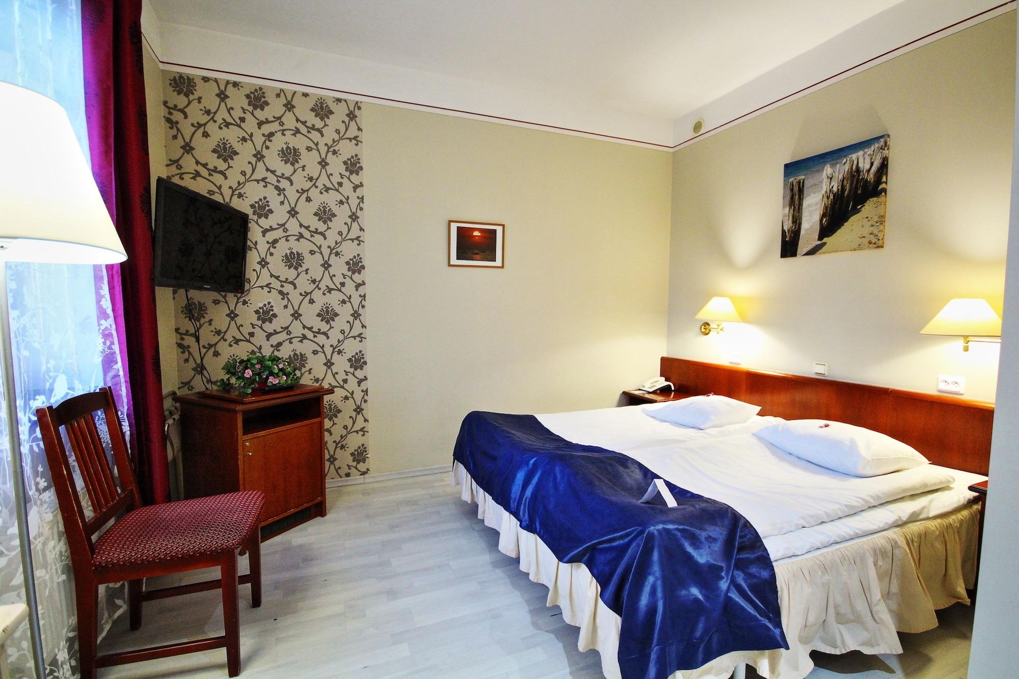 Nb Hotel With Free Parking Рига Екстериор снимка