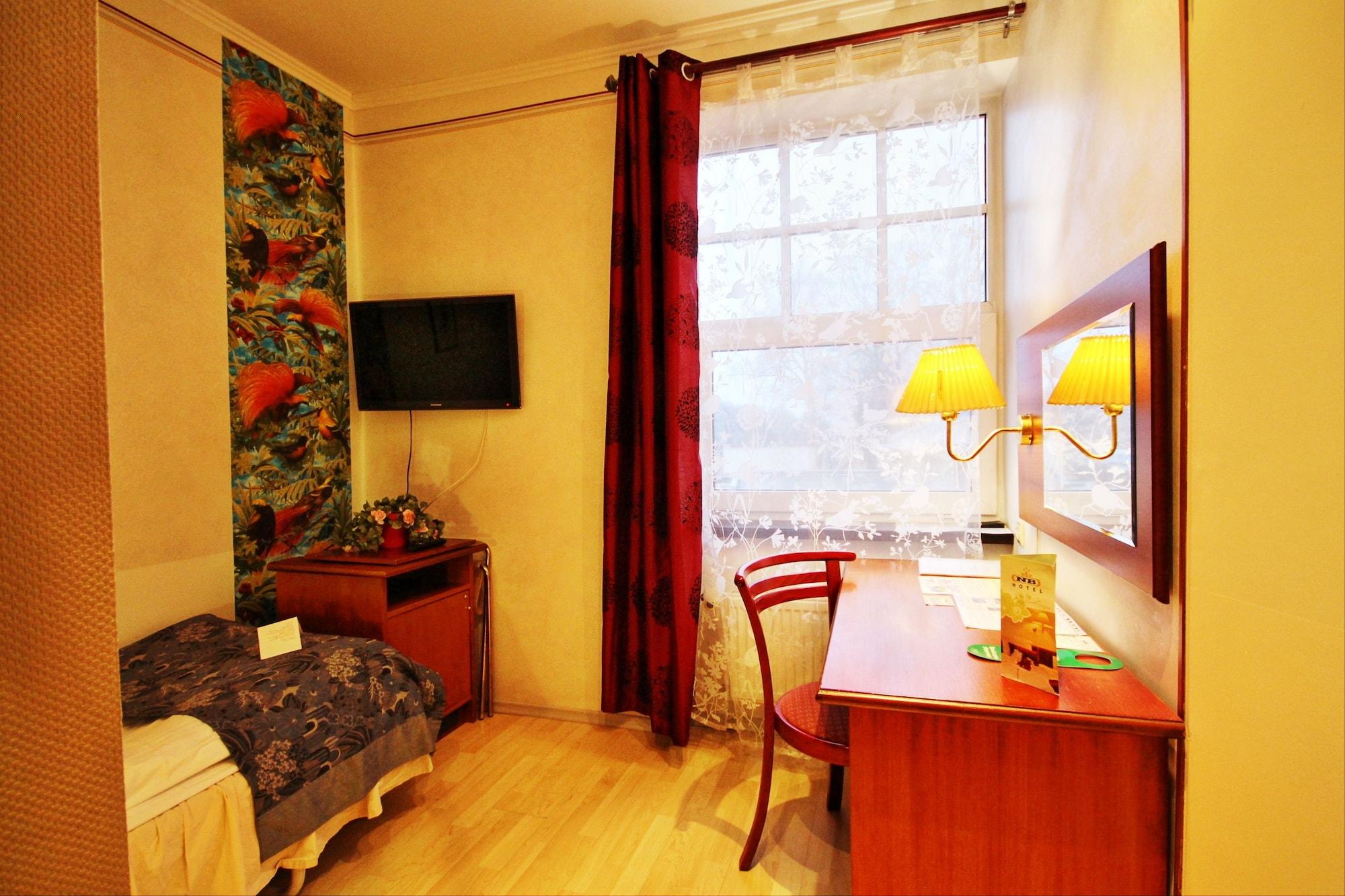Nb Hotel With Free Parking Рига Екстериор снимка