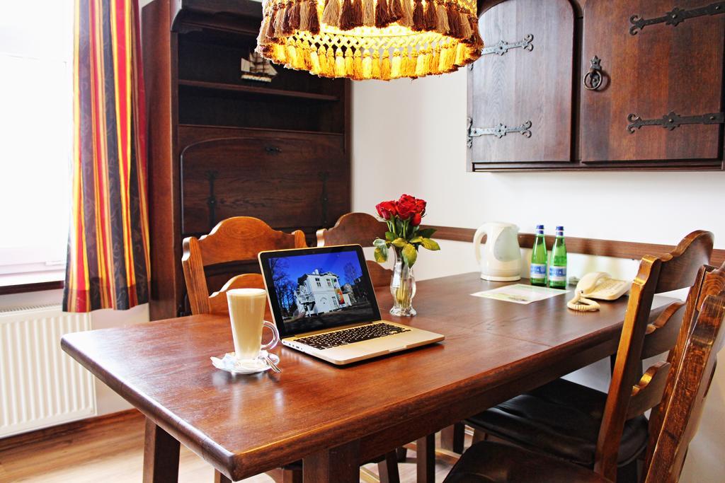 Nb Hotel With Free Parking Рига Екстериор снимка